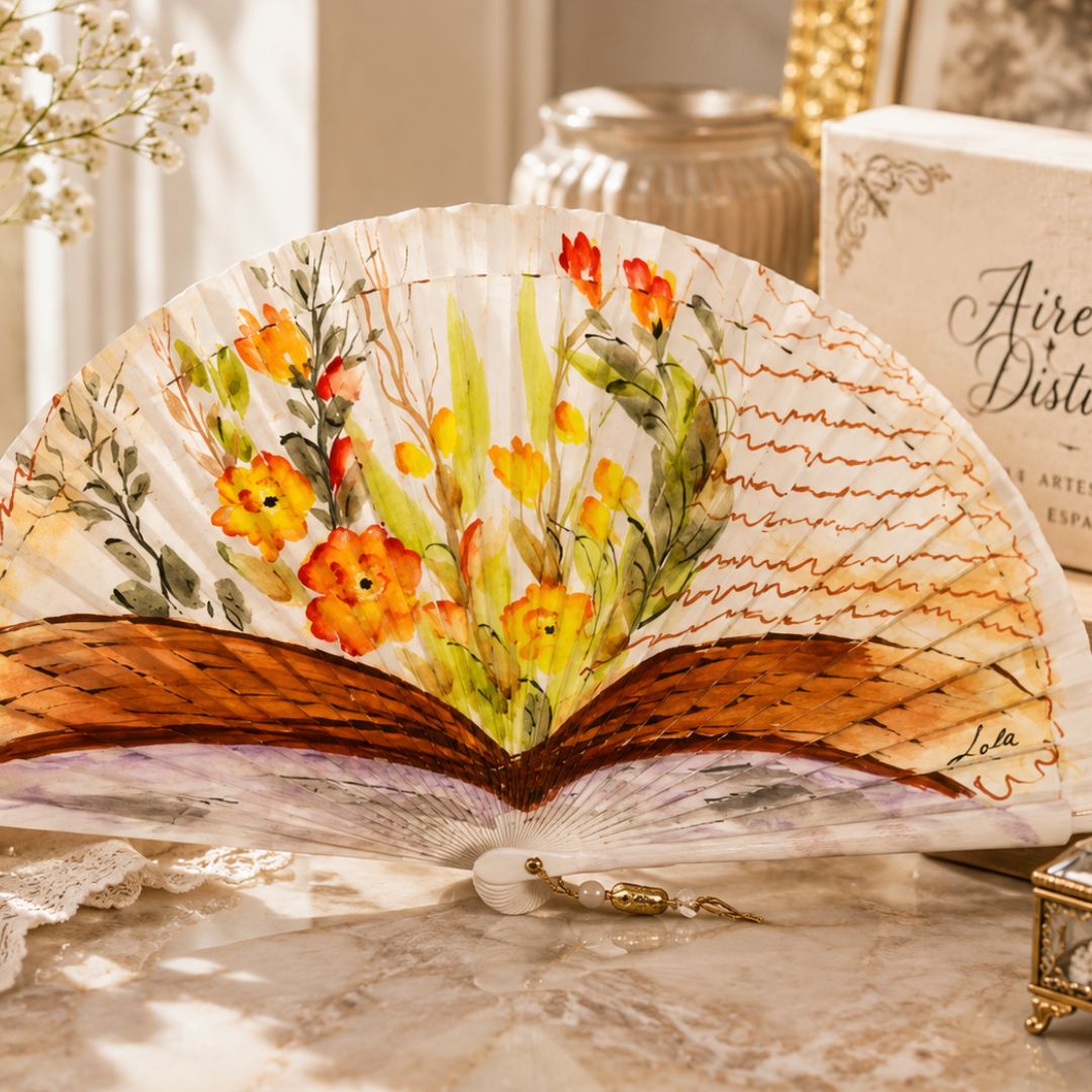 Abanico Artesanal Flores sobre Libro Abierto – Aire Distinto