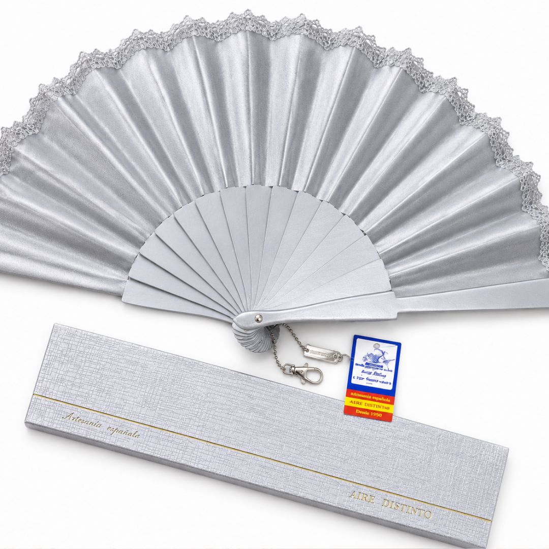 Abanico de Ceremonia Gris Plata con Encaje Aire Distinto