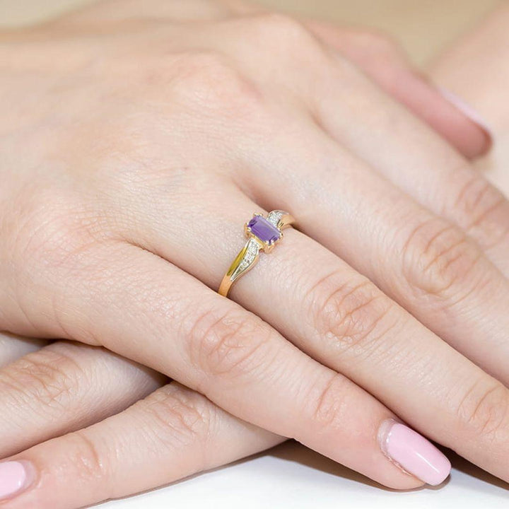 Anillo Elara Amatista 0,50 ct en Oro 14K con Diamantes