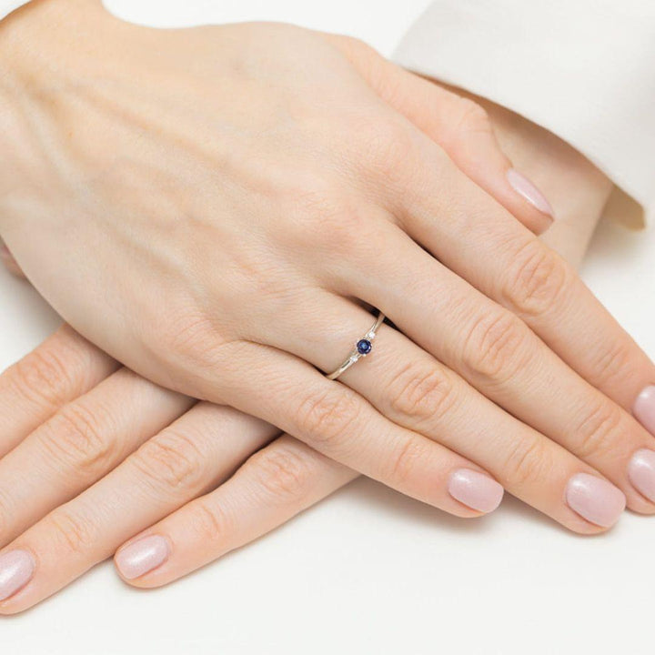 Anillo Live Oro Blanco 14K con Zafiro 0,15 ct y Diamantes
