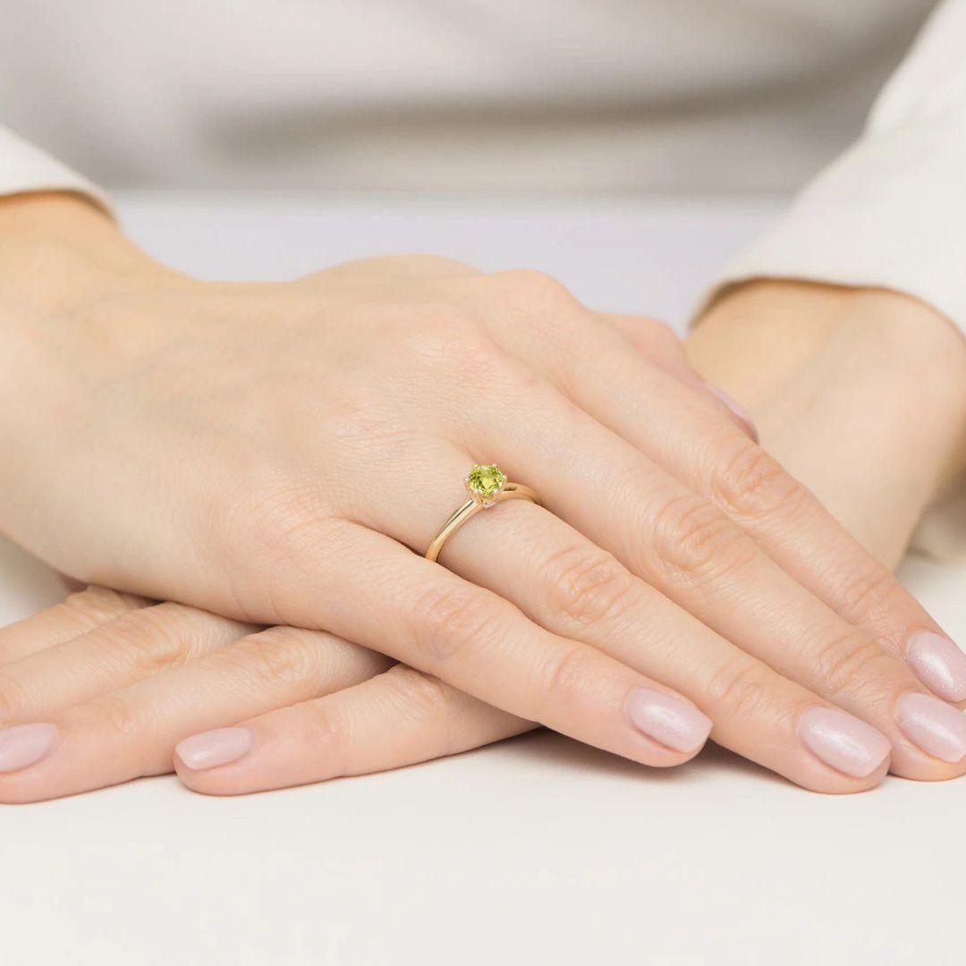 Anillo Olivé Oro Amarillo 14K con Peridoto y Diamantes 0,60 ct