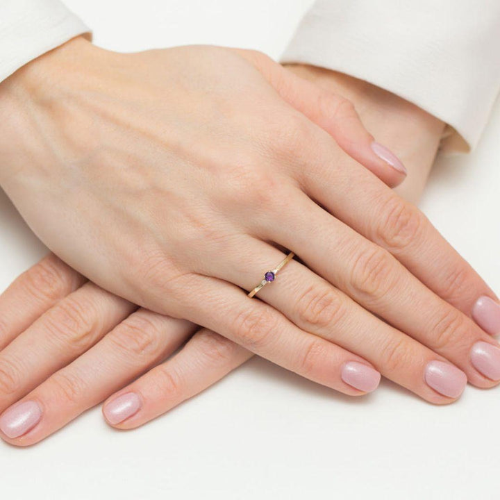 Anillo Vera Amatista 0,10 ct en Oro 14K con Diamantes