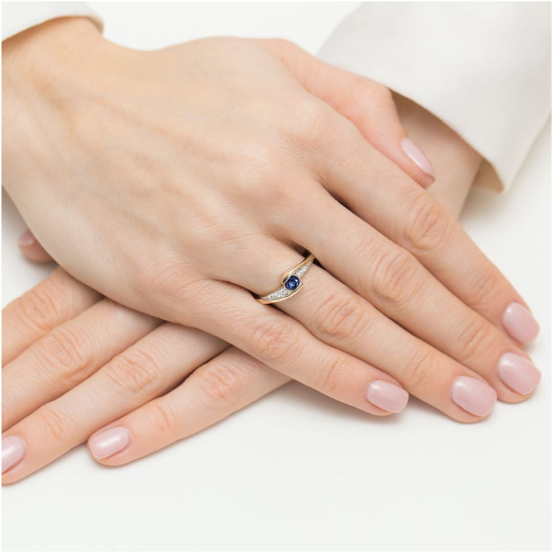 Anillo Diana de Oro 14K con Zafiro y Diamantes