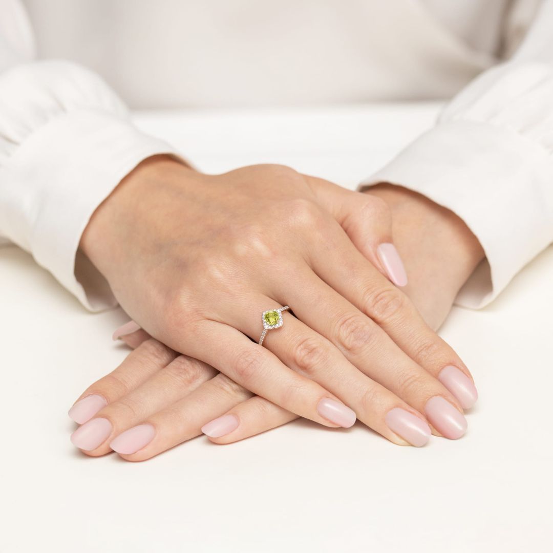 Anillo Gala de Oro 14K con Peridoto y Diamantes