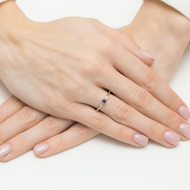 Anillo Liv de oro amarillo de 14K con zafiro 0,15ct y diamantes