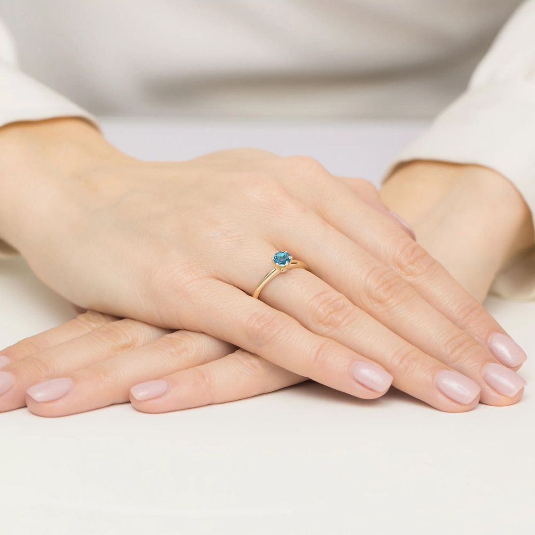 Anillo Marina de Oro 14K con Topacio Swiss