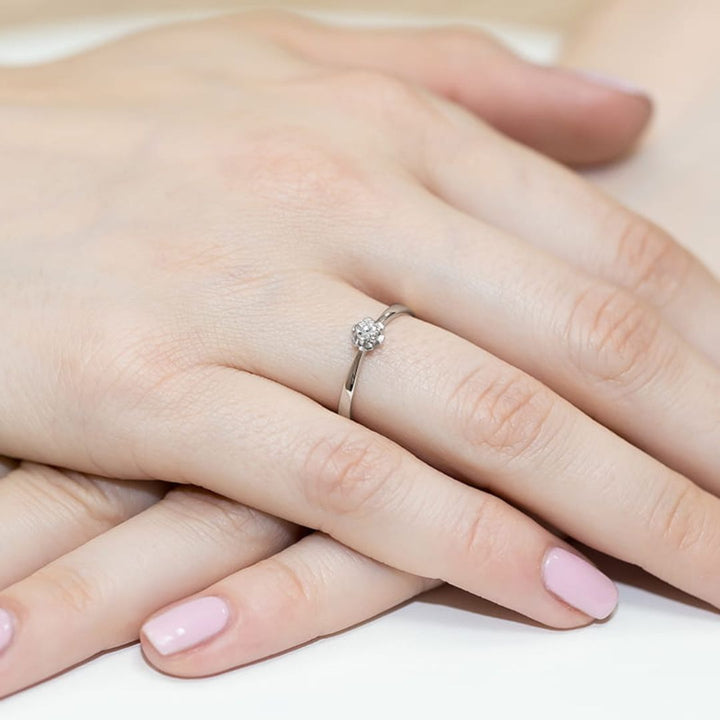 Anillo Solitario Bianca Oro Blanco 14K con Diamante Natural 0,10 ct