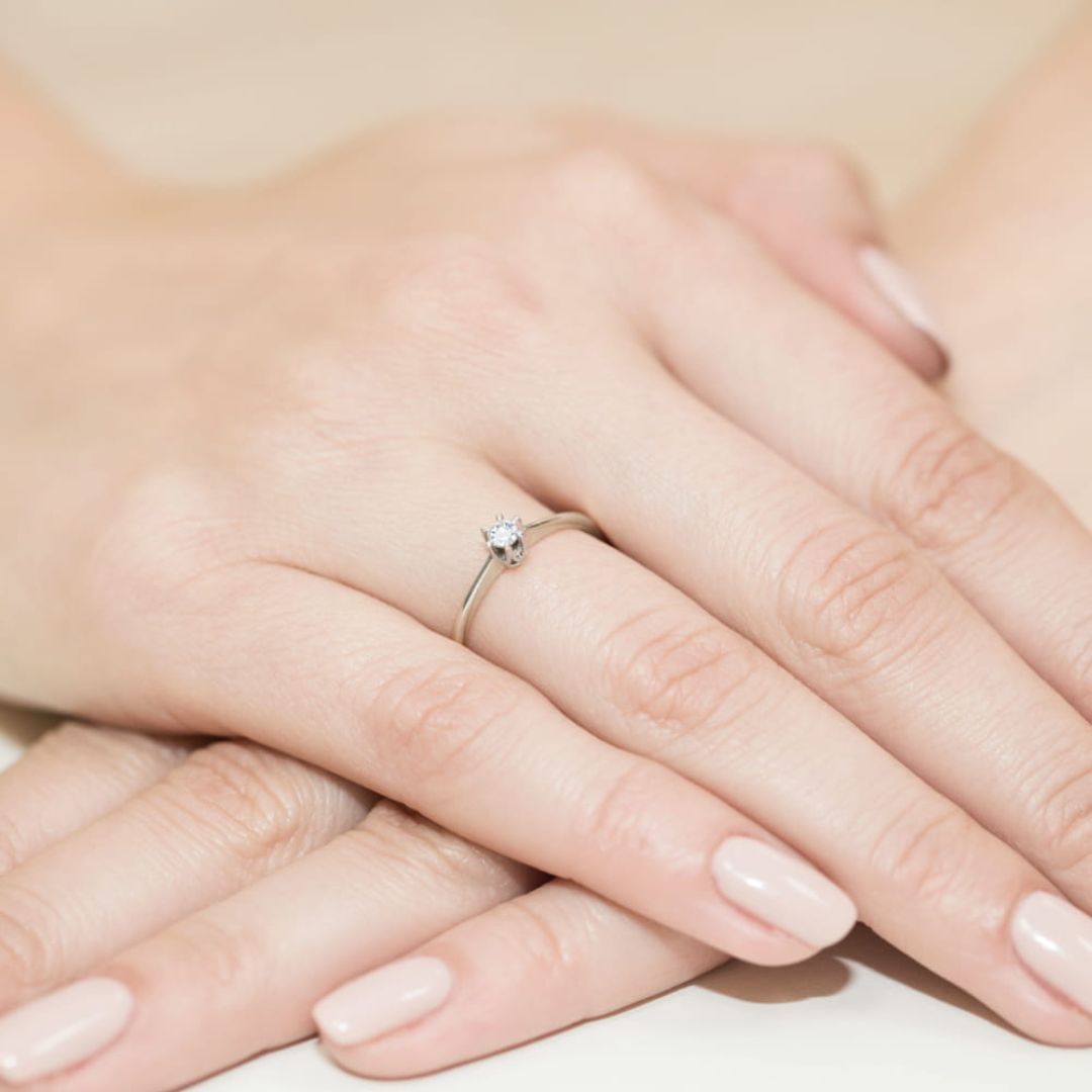 Anillo Solitario Céline Oro Blanco 14K con Diamante Natural 0,10 ct