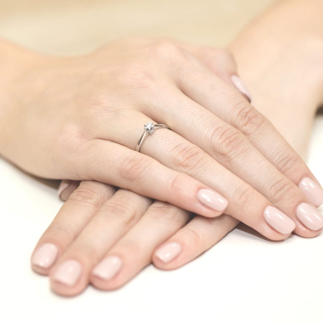 Anillo Solitario Oro Blanco 14K con Diamante Natural 0,10 ct