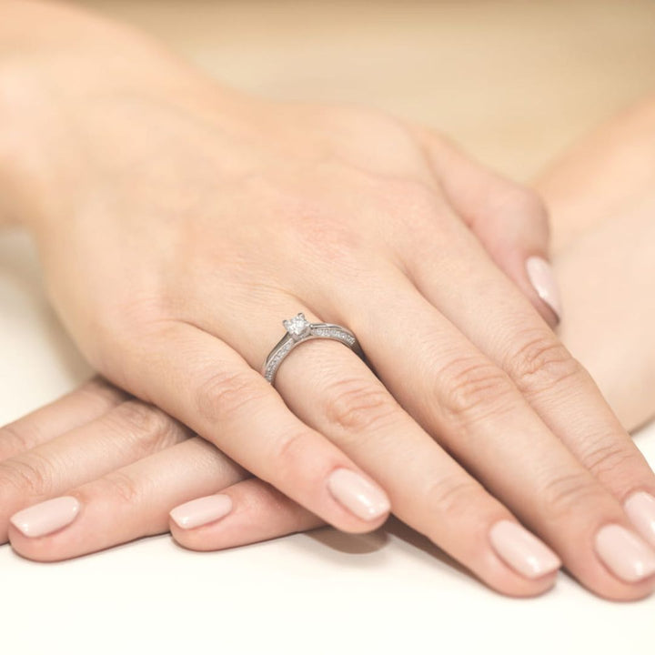 Anillo de Compromiso Oro Blanco 14K con Diamante 0,30 ct