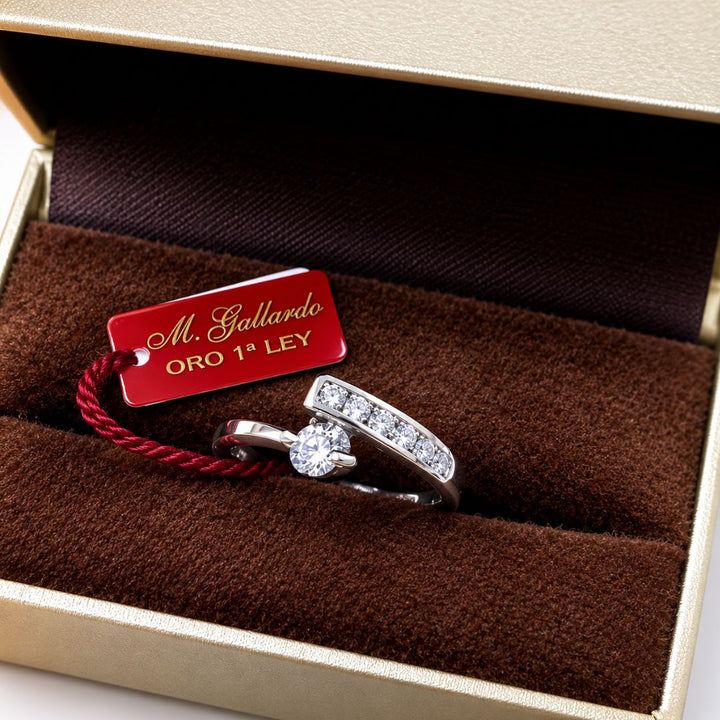 Anillo de Oro Blanco de 18K – Inspirado en el Amor