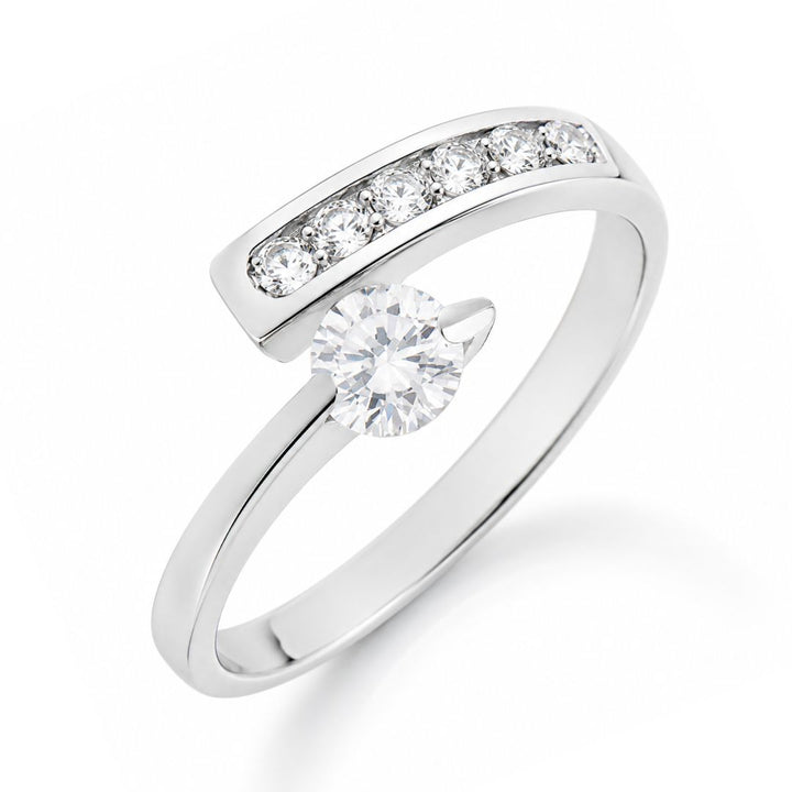 Anillo de Oro Blanco de 18K – Inspirado en el Amor