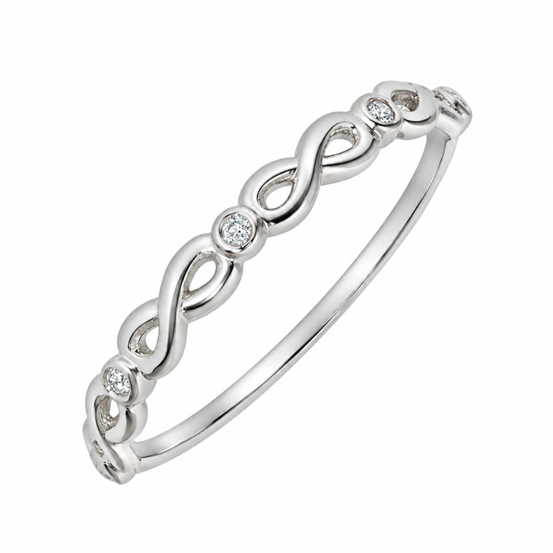 Anillo de Oro Blanco de 18K con Diamantes – Delicadeza y Luz