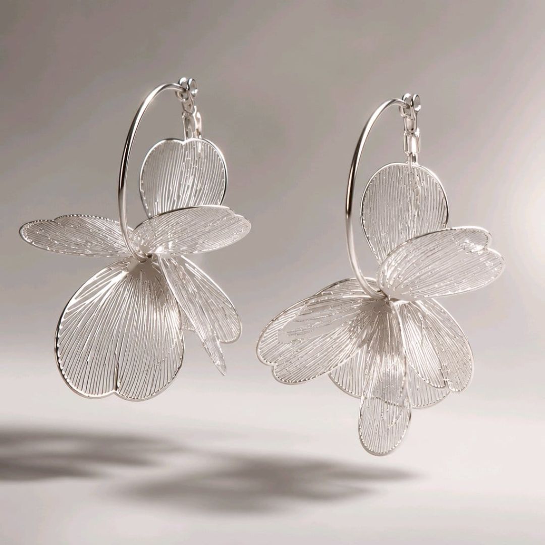 Aros Plateados con Flor de Filigrana