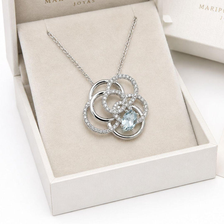 Collar Flor de Plata con Piedra Azul Aguamarina y Circonitas – Elegancia Delicada y Femenina