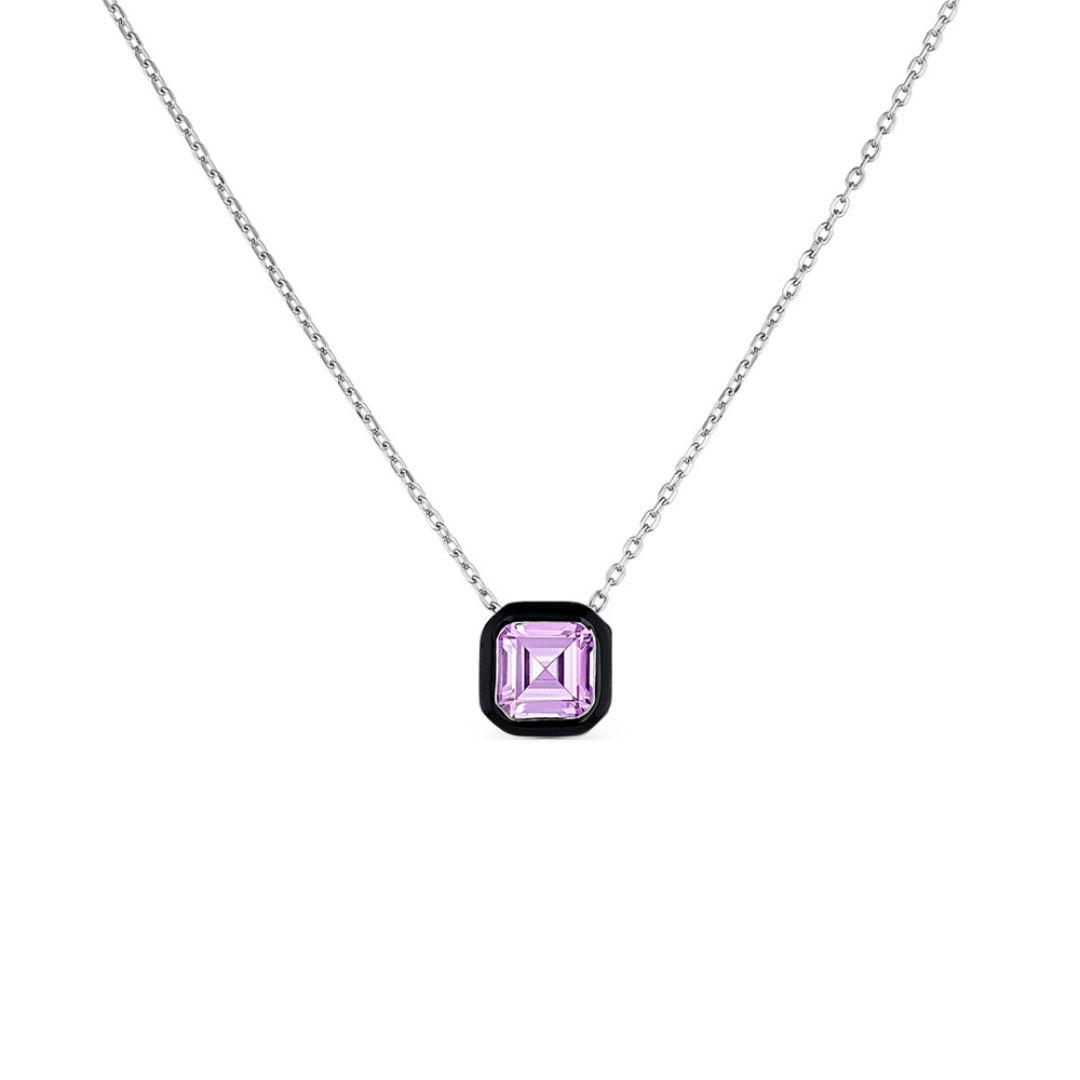 Collar con colgante cuadrado