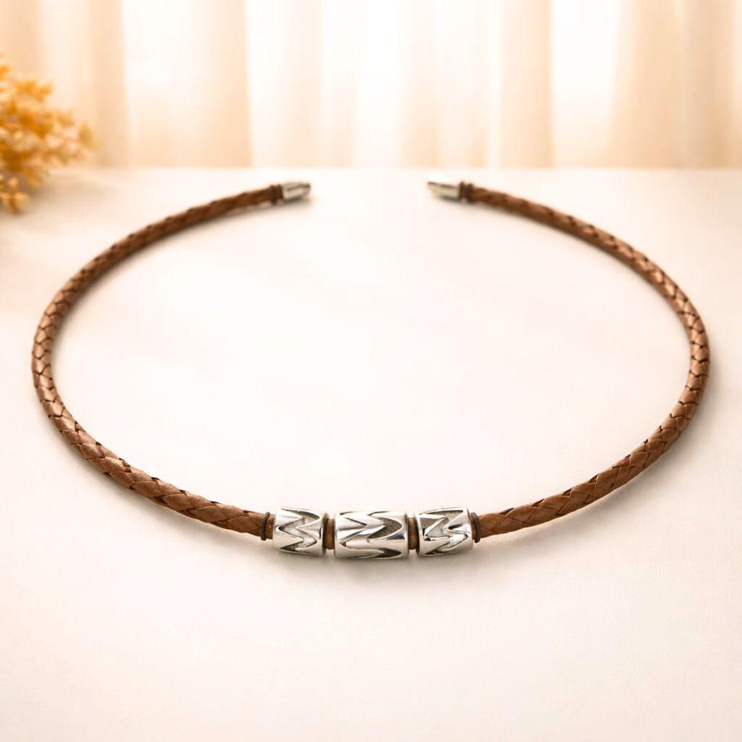 Collar de hombre de piel trenzada natural con cuentas de acero inoxidable