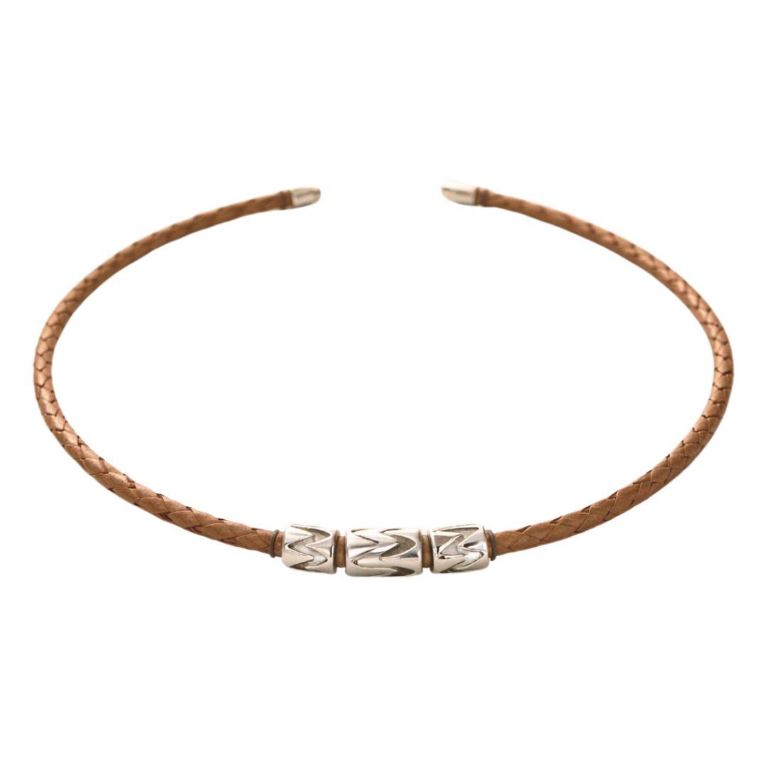 Collar de hombre de piel trenzada natural con cuentas de acero inoxidable