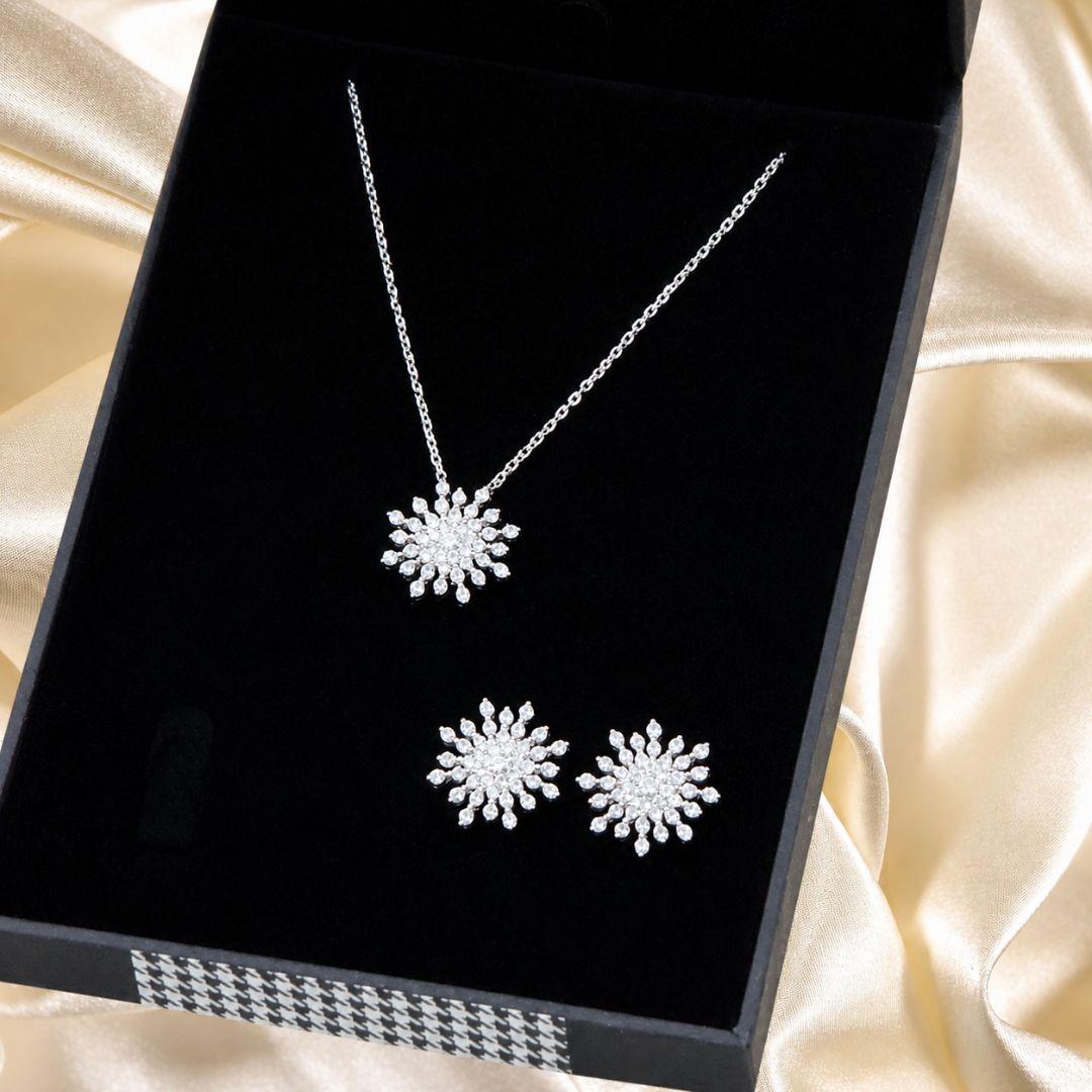 Pendientes Flor Plata 925 con Circonitas Brillantes