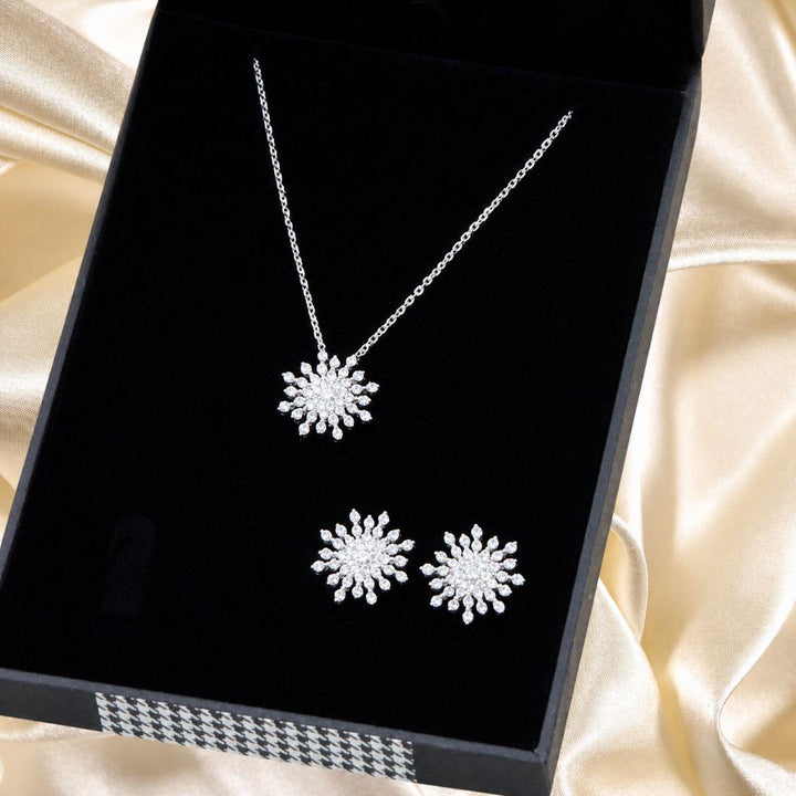Pendientes Flor Plata 925 con Circonitas Brillantes