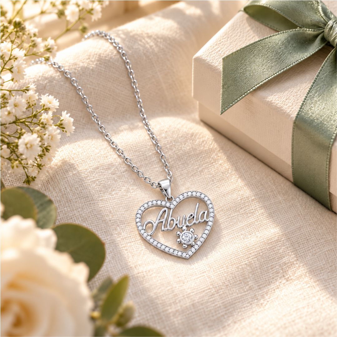 Collar Abuela de plata · Corazón con flor y piedras blancas