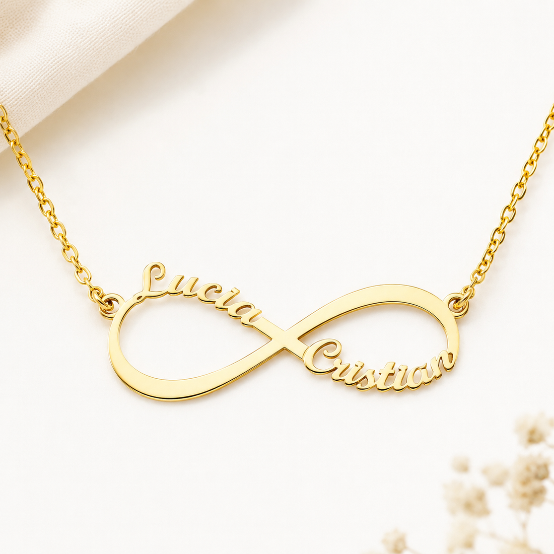 Collar Infinito Personalizado en Oro 18K con Nombres