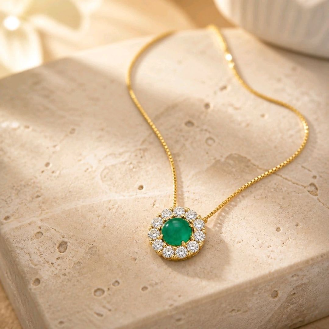 Collar Plata 925 Chapado en Oro con Circonita Verde y Halo de Circonitas