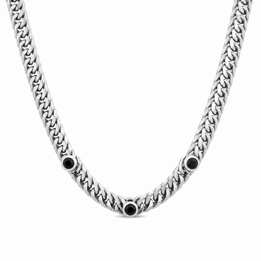 Collar de Acero para Hombre de Cadena Plana con Tres Cristales Negros