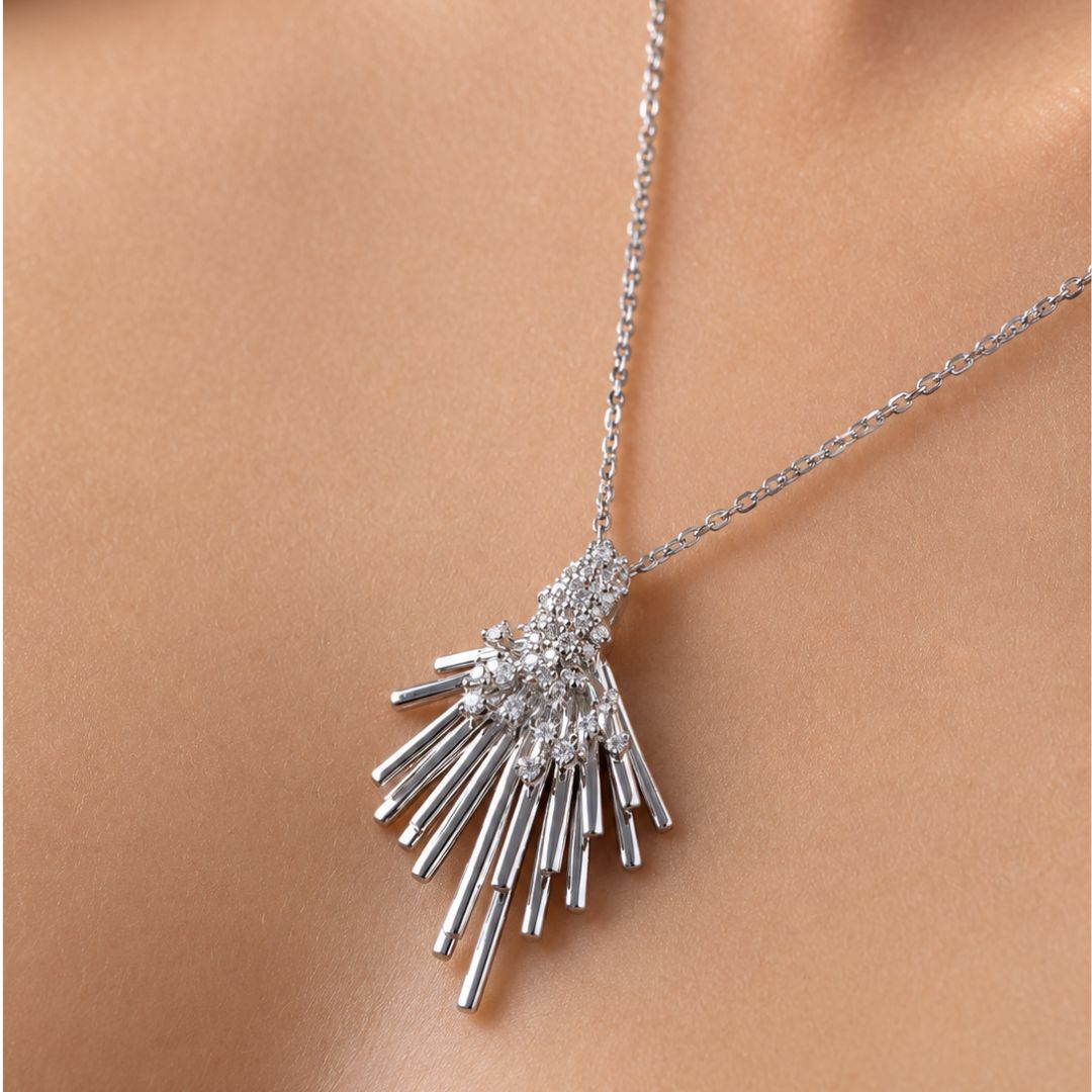 Collar de Plata de Ley 925 con Circonitas Diseño Atrevido y Moderno