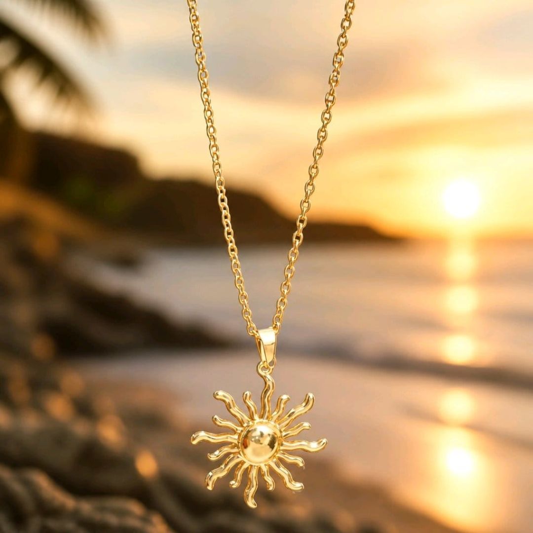 Conjunto Sol de Acero Dorado – Collar y Pendientes