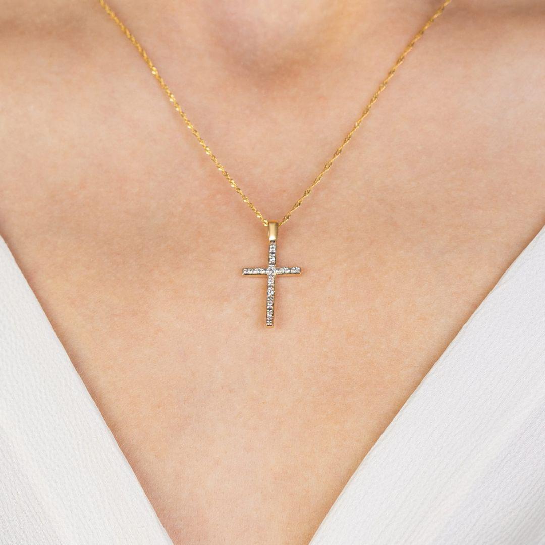 Cruz Oro 14K con Diamantes Naturales Elegante