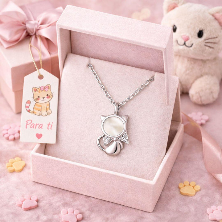 Gargantilla en Plata Rodiada con Nácar Diseño Gatito Elegante