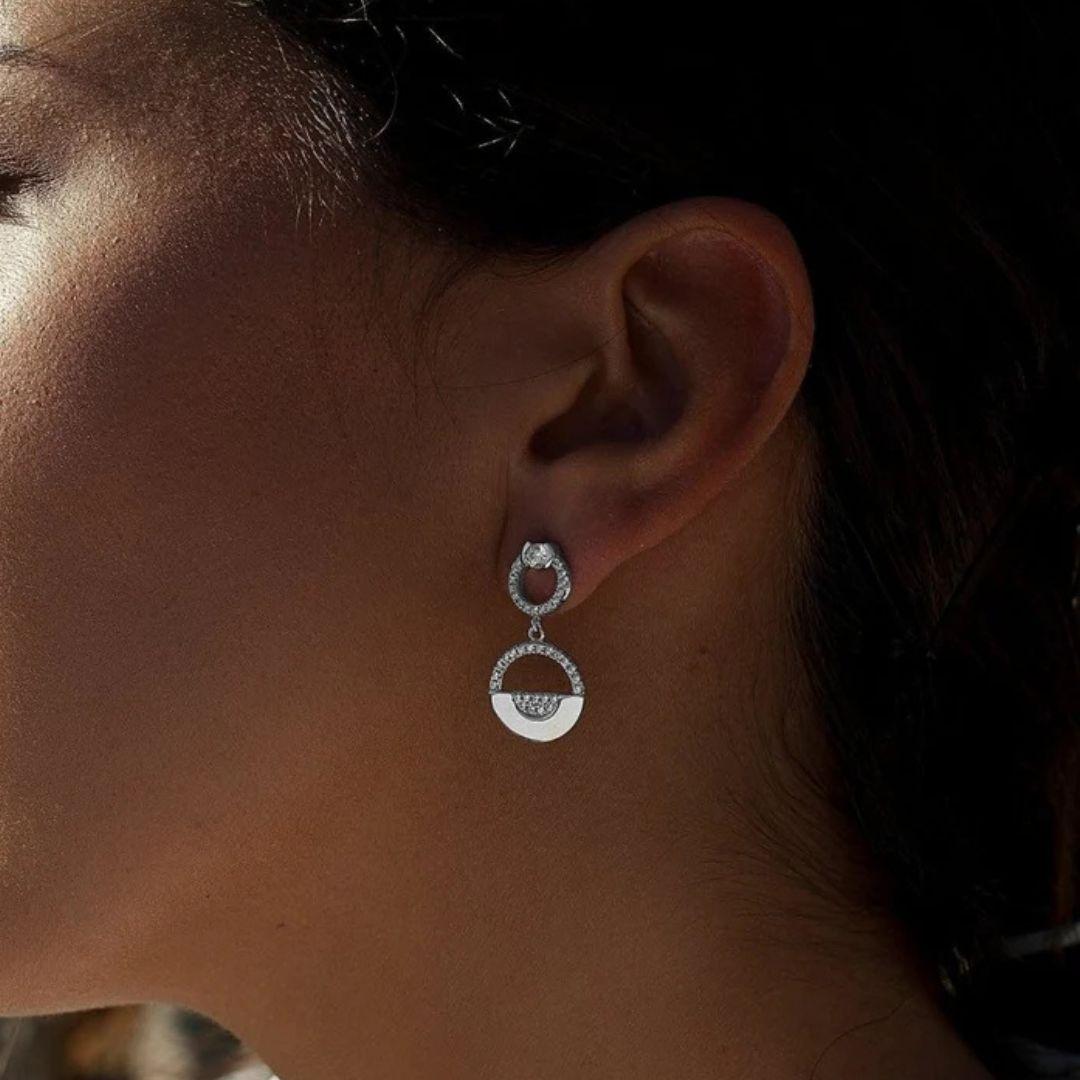 Pendientes colgantes dos círculos de diferentes diámetros con circonitas de plata