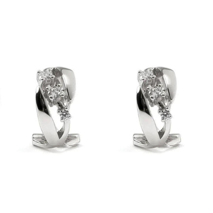 Pendientes elegantes con tres circonitas de plata y cierre omega