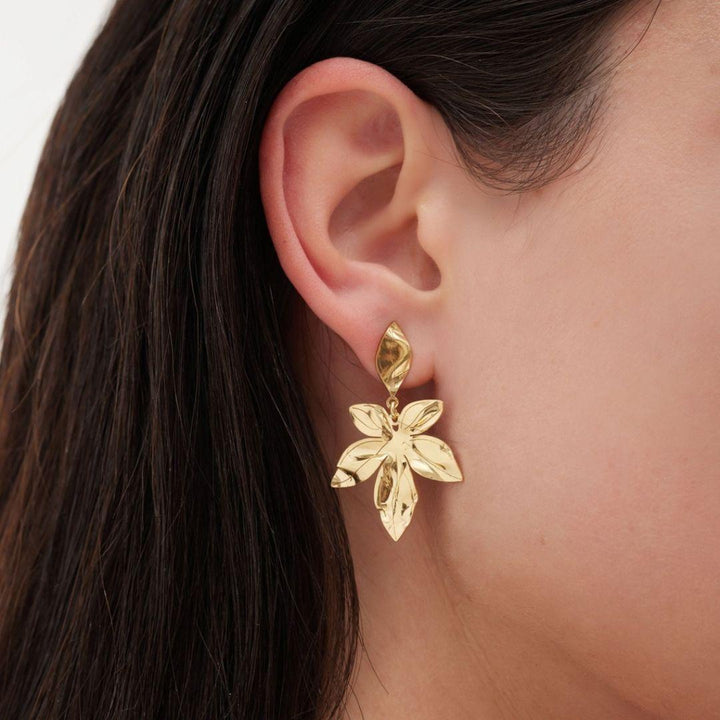 Pendientes largos hoja bicolor en Plata bañada en Oro · Victoria Cruz