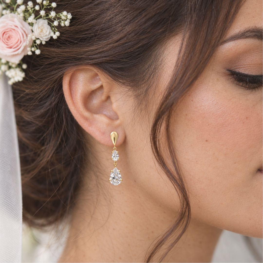 Pendientes Largos de Oro 18K con Circonitas en Forma de Lágrima