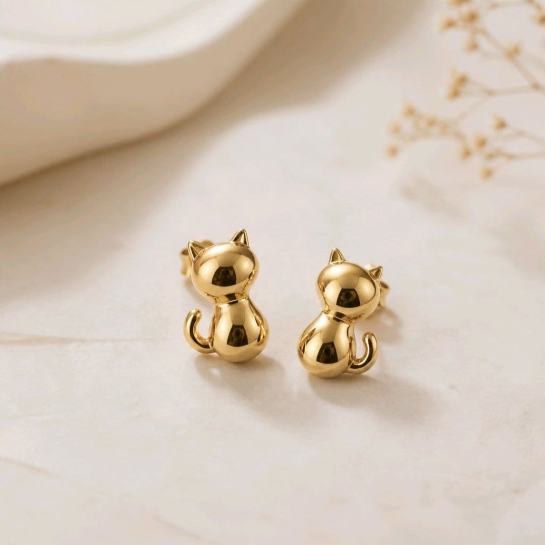 Pendientes Minimalistas de Acero Dorado con Gatito