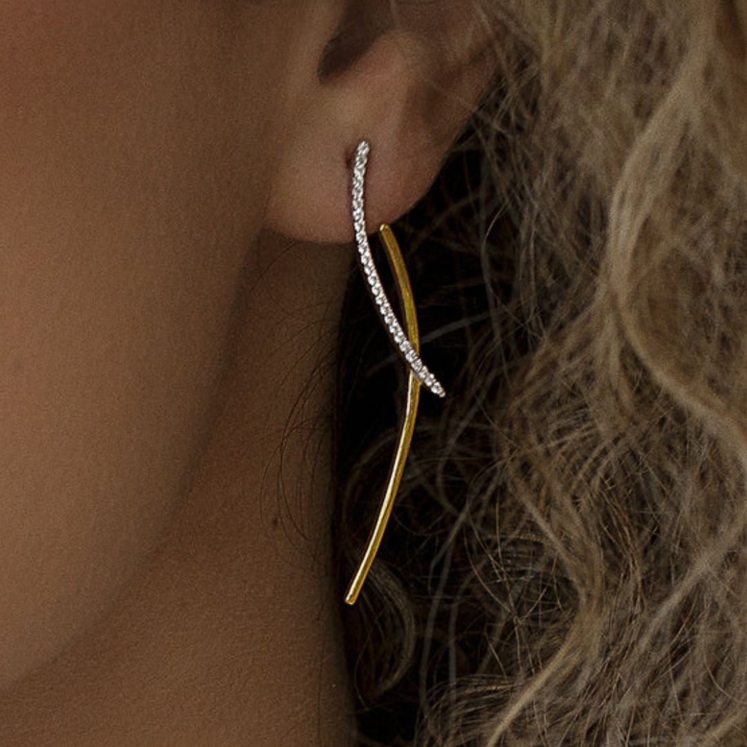 Pendientes de Plata de Ley 925 Bicolor Largos con Circonitas – Diseño Moderno y Atrevido