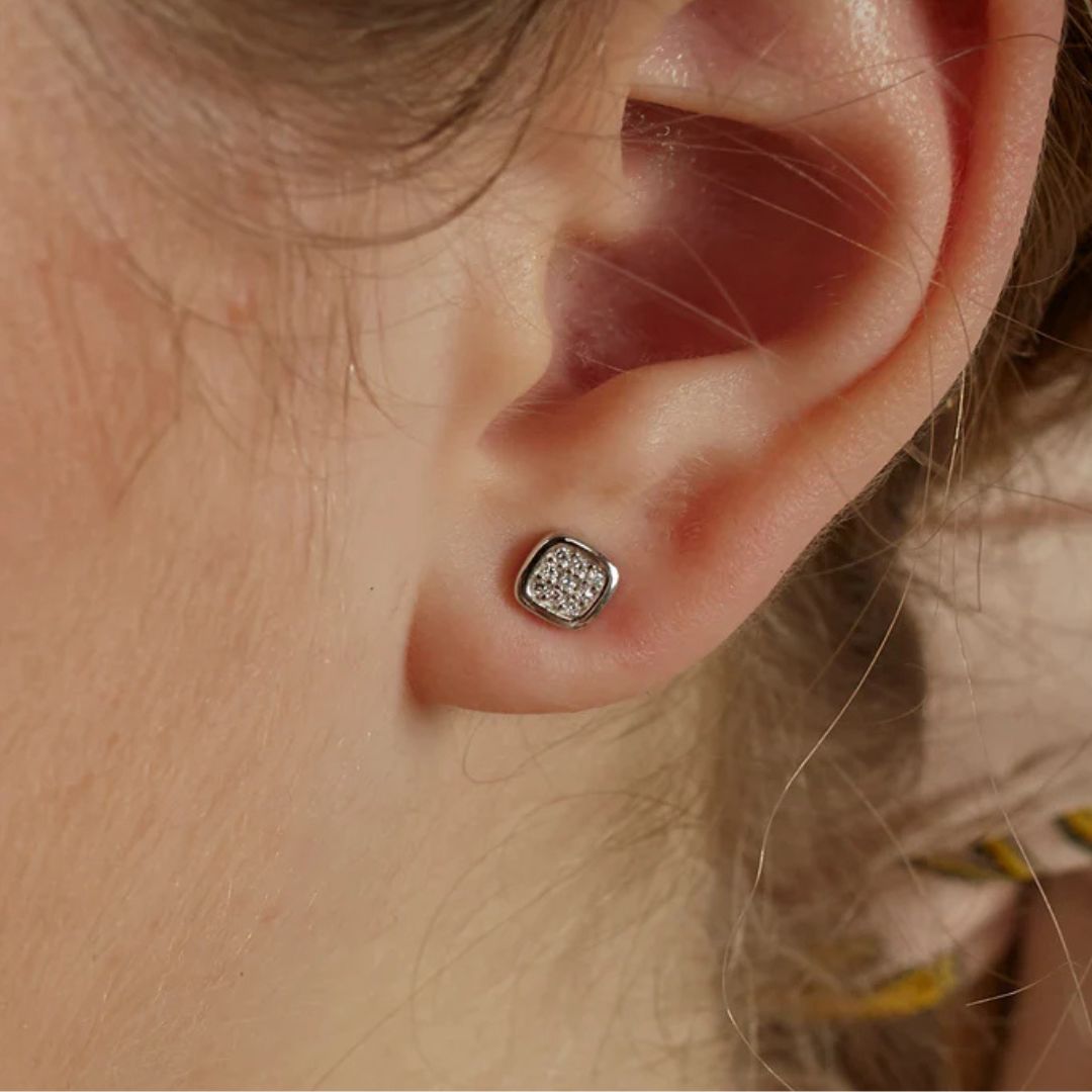 Pendientes de Plata de Ley 925 con Circonitas – Diseño Cuadrado Minimalista