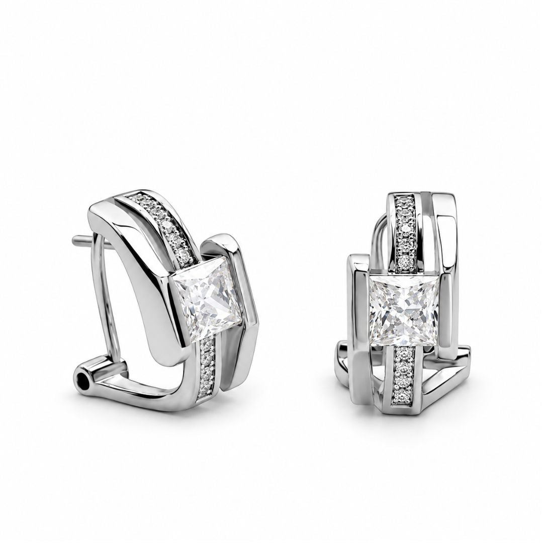 Pendientes de Plata de Ley 925 con Circonita y Cierre Omega – Diseño Moderno