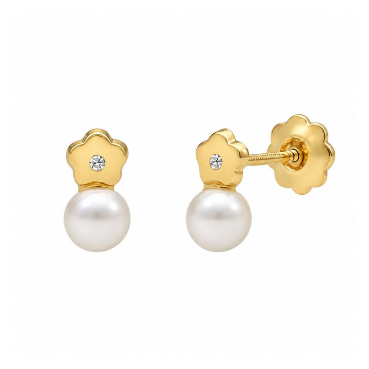 Pendientes de bebé de oro de 18K con flor, perla y circonita · 4,5 × 7 mm