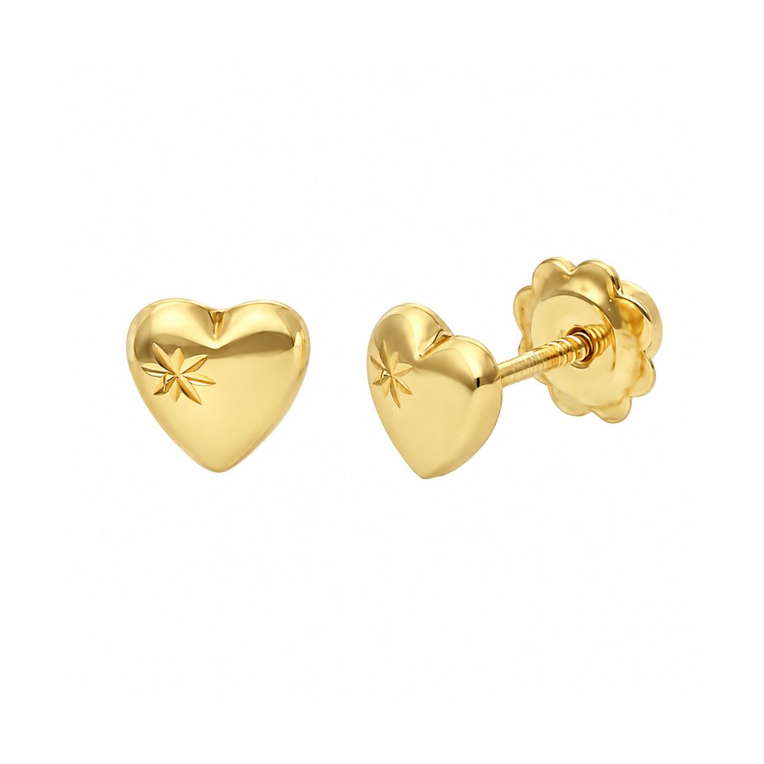 Pendientes bebé corazón en oro de 18K · 4,5 × 5 mm