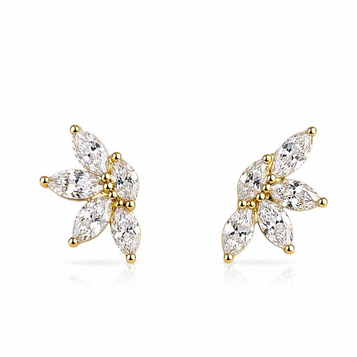 Pendientes Flor de Plata 925 Chapada en Oro con Circonitas – Diseño Delicado