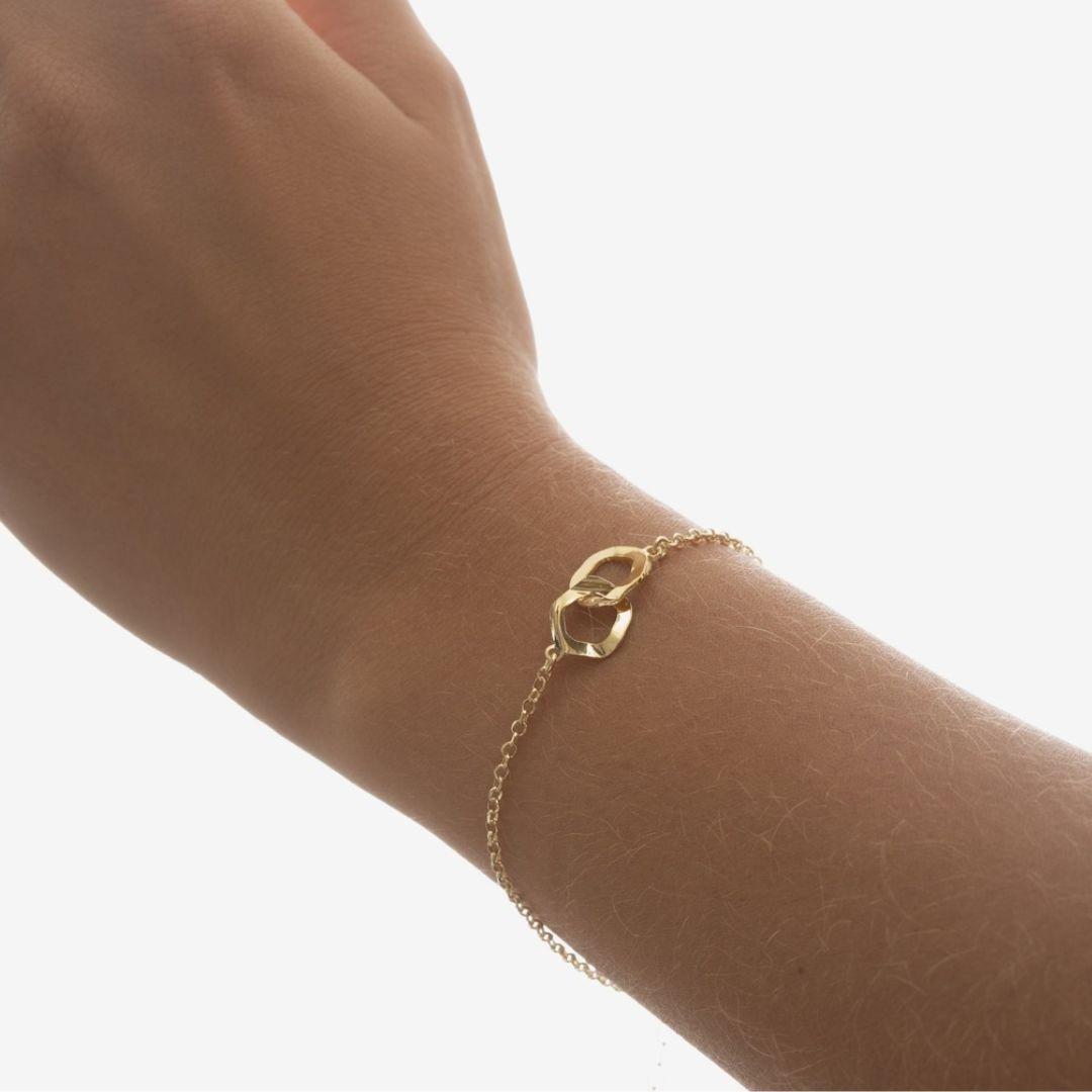 Pulsera Essence Círculos Entrelazados en Plata bañada en Oro · Victoria Cruz