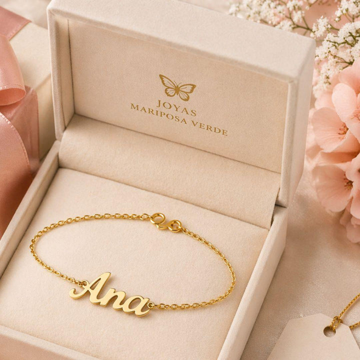 Pulsera Nombre en Oro 18K Personalizada Letra Inglesa Elegante