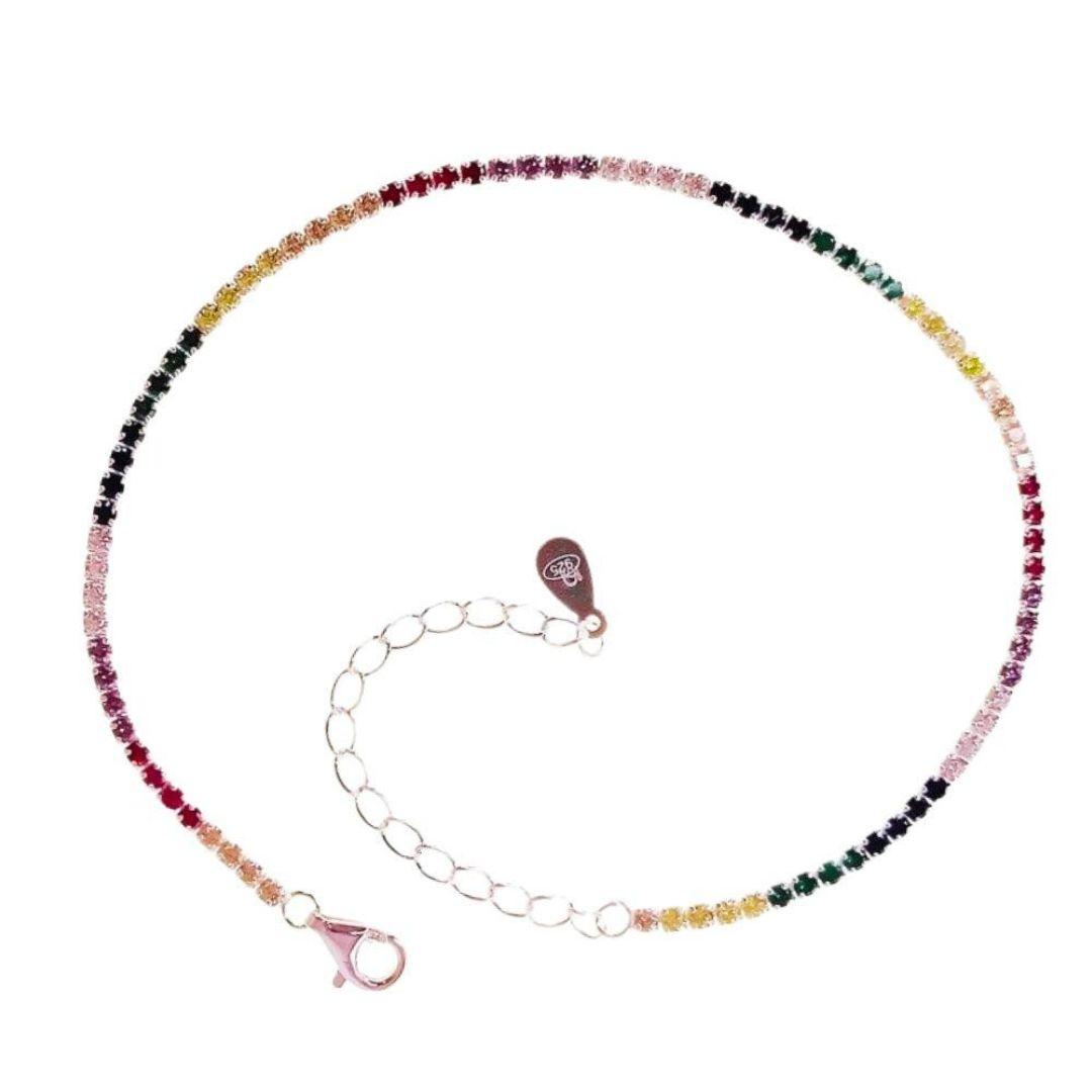 Pulsera de plata con circonitas de colores incrustadas en una sola línea