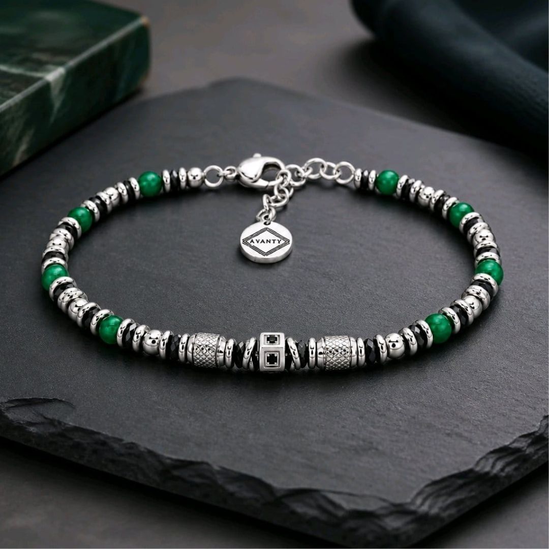 Pulsera de Acero Plateada con Detalles Verdes