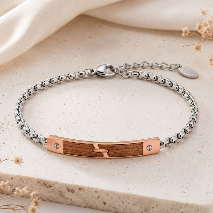 Pulsera de Acero con Detalle de Madera y Acabado en Tono Cobre