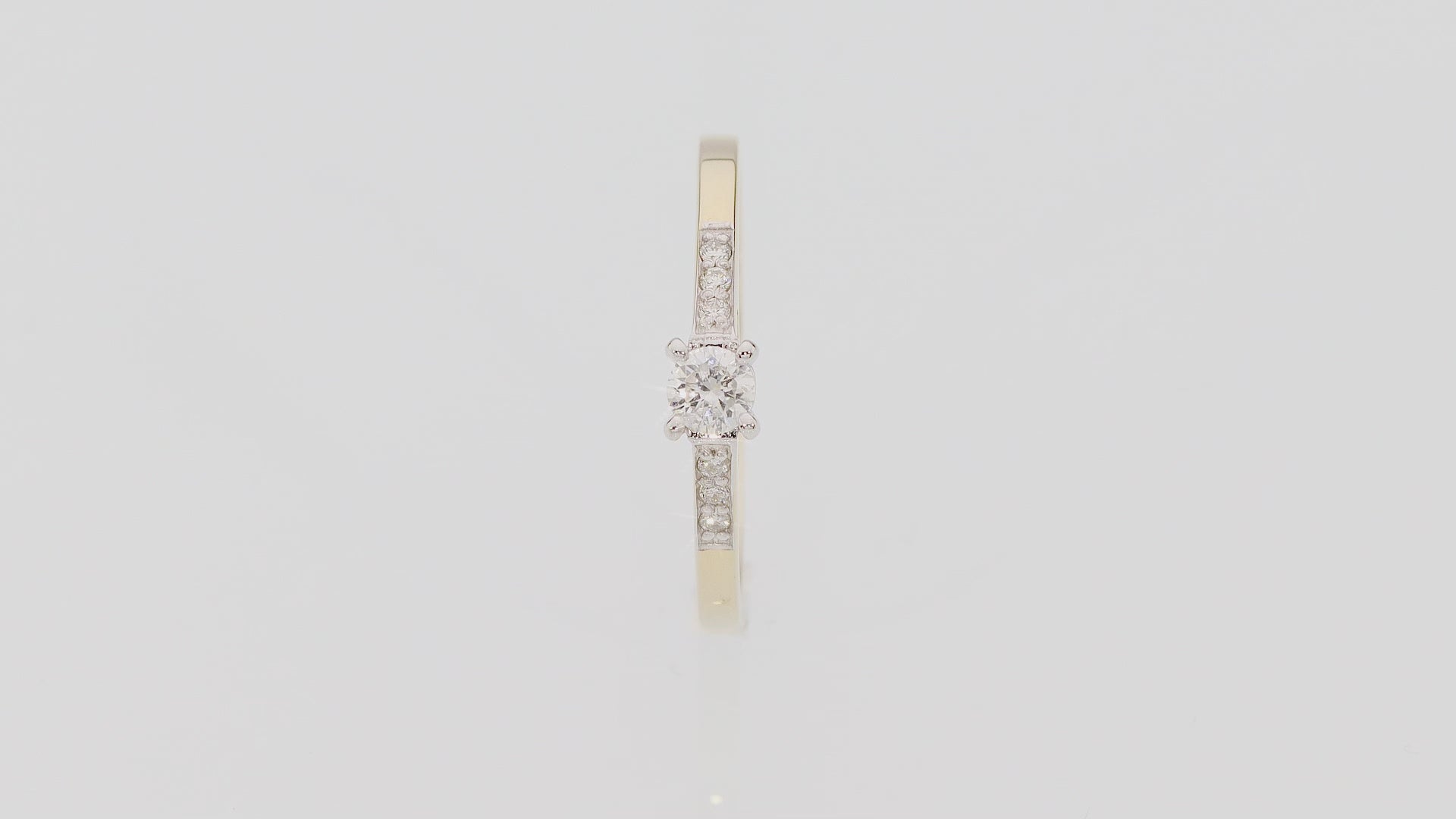 Anillo de Compromiso Clara de Oro 9K con Diamantes de Laboratorio 0,21 ct