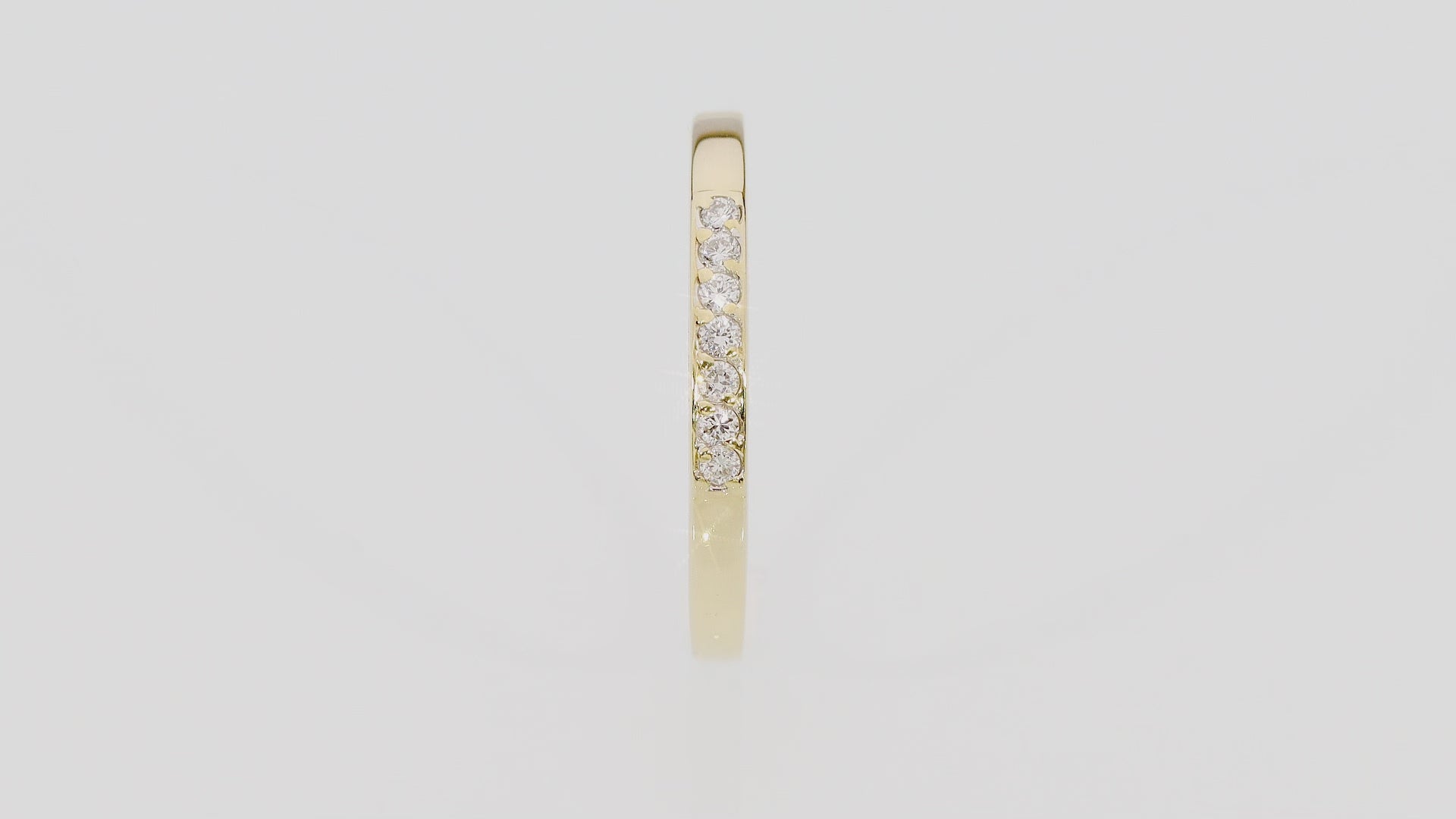 Anillo Ariela de Oro Amarillo 14K con 7 Diamantes
